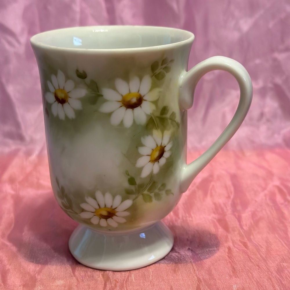 Vintage Daisy Pedestal Tea Cup Mug signed by Phyllis Raines